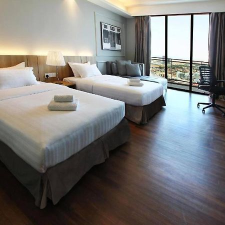 Shore Studio Rivercity View Malacca Esterno foto